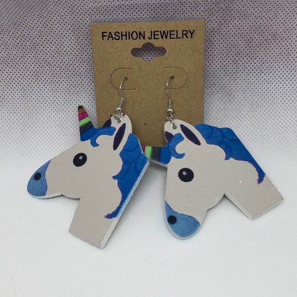 Wooden unicorn earrings new 5/20$❤️ - Picture 1 of 1